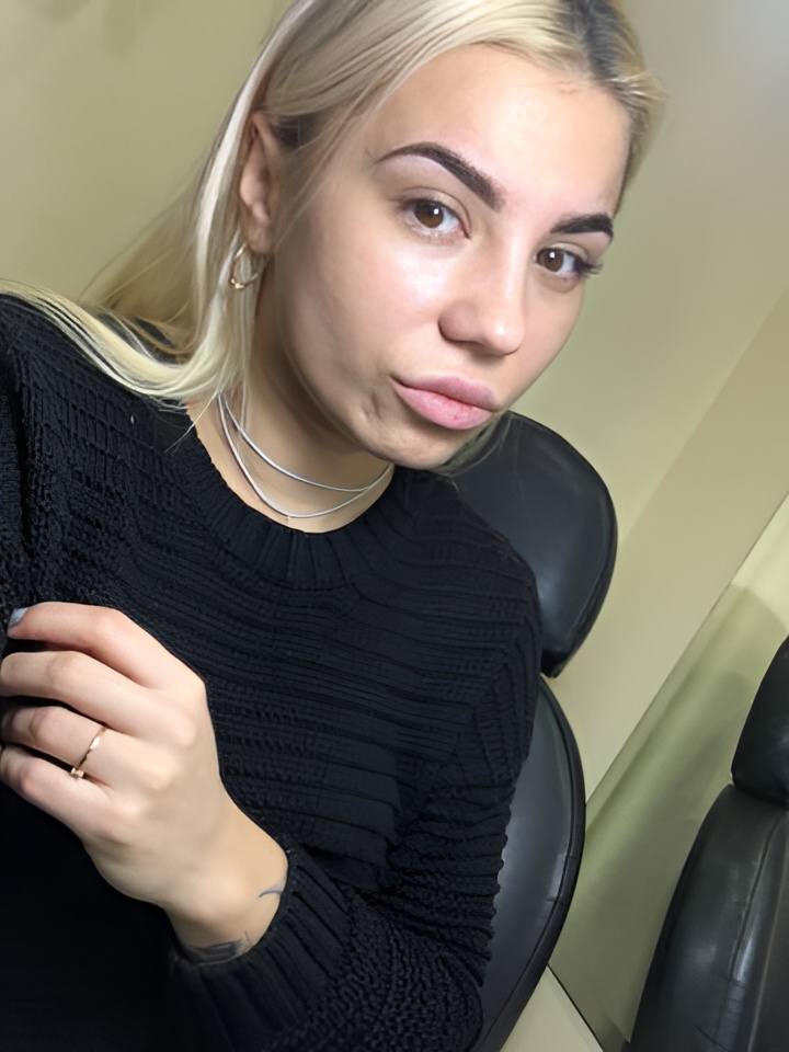 Арина привлекальеная девушка из Копейска цена от 2500 руб