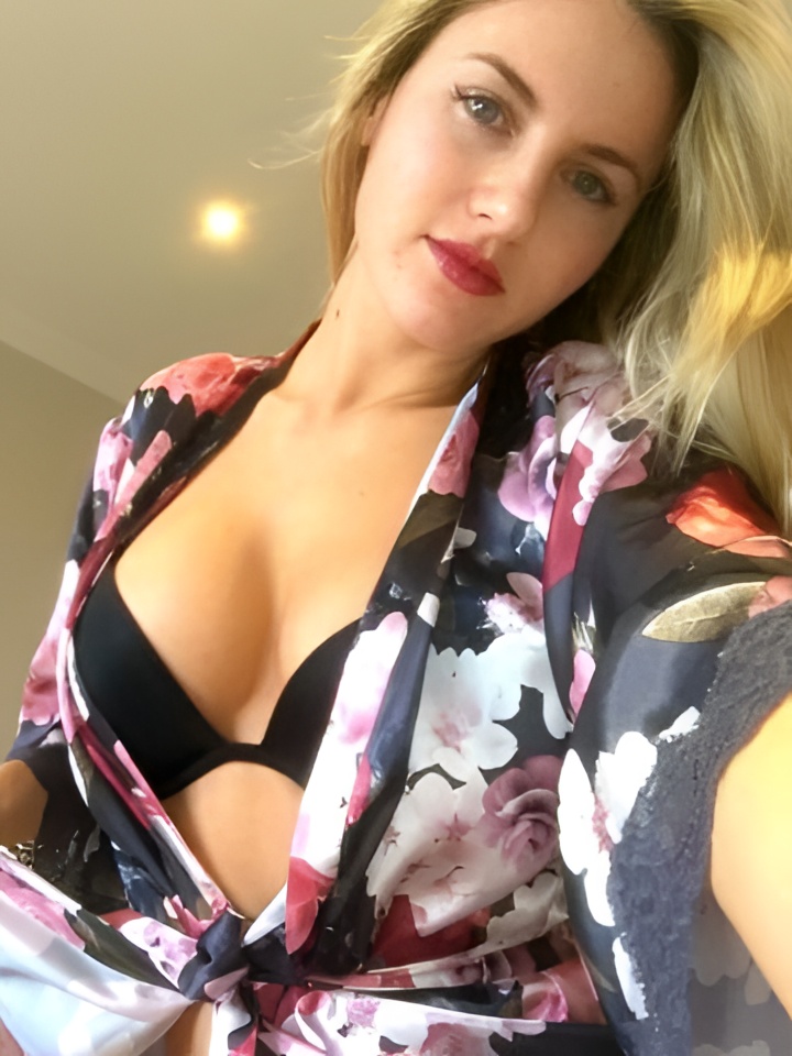 Вероника привлекальеная девушка из Копейска цена от 4000 руб