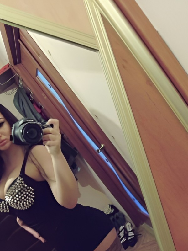 Дарина привлекательная девушка из Копейска цена от 3000 руб