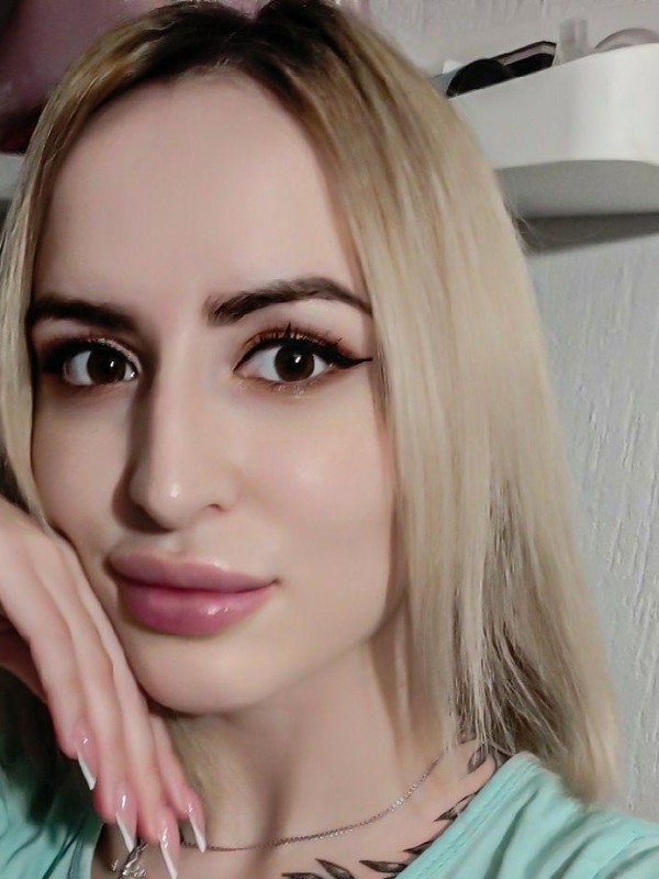 Настя привлекательная девушка из Копейска цена от 3500 руб