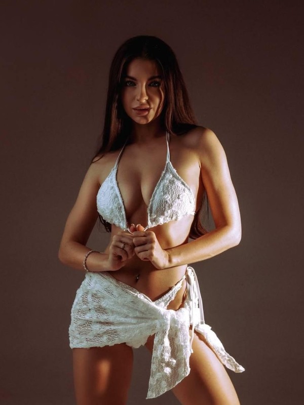 Лолочка привлекательная девушка из Копейска цена от 7000 руб